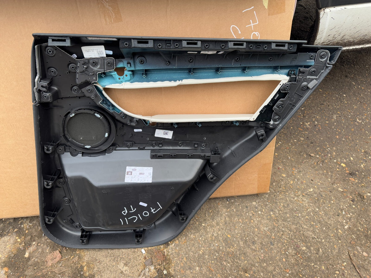 Land Rover Discovery Sport L550 左側門內襯板 2014 - 2024