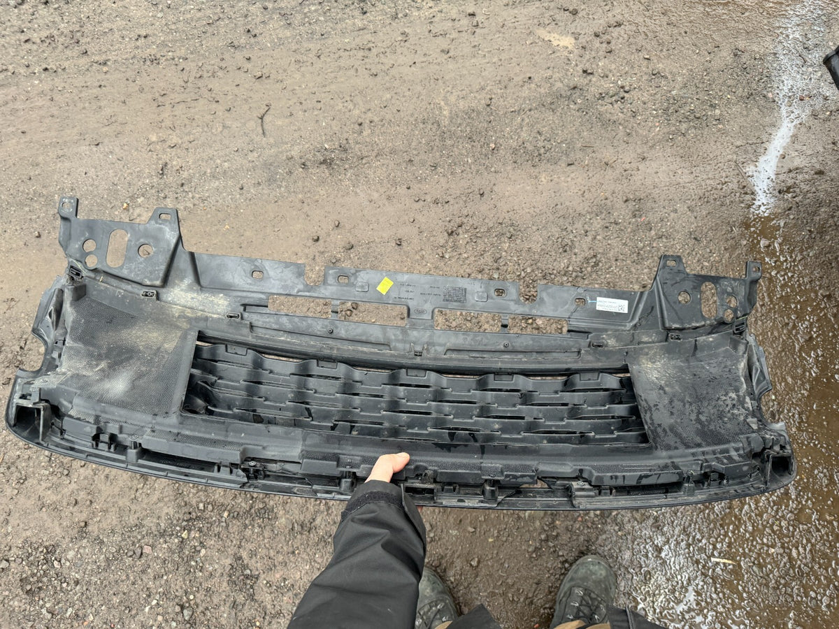 MAIN GRILLE 2022 LAND ROVER VELAR (L560) LR143275 M8A2-8200-CC Damage