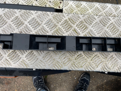 VOLVO V90 D4 Tapak Bracket Tengah Bumper Belakang 31449280