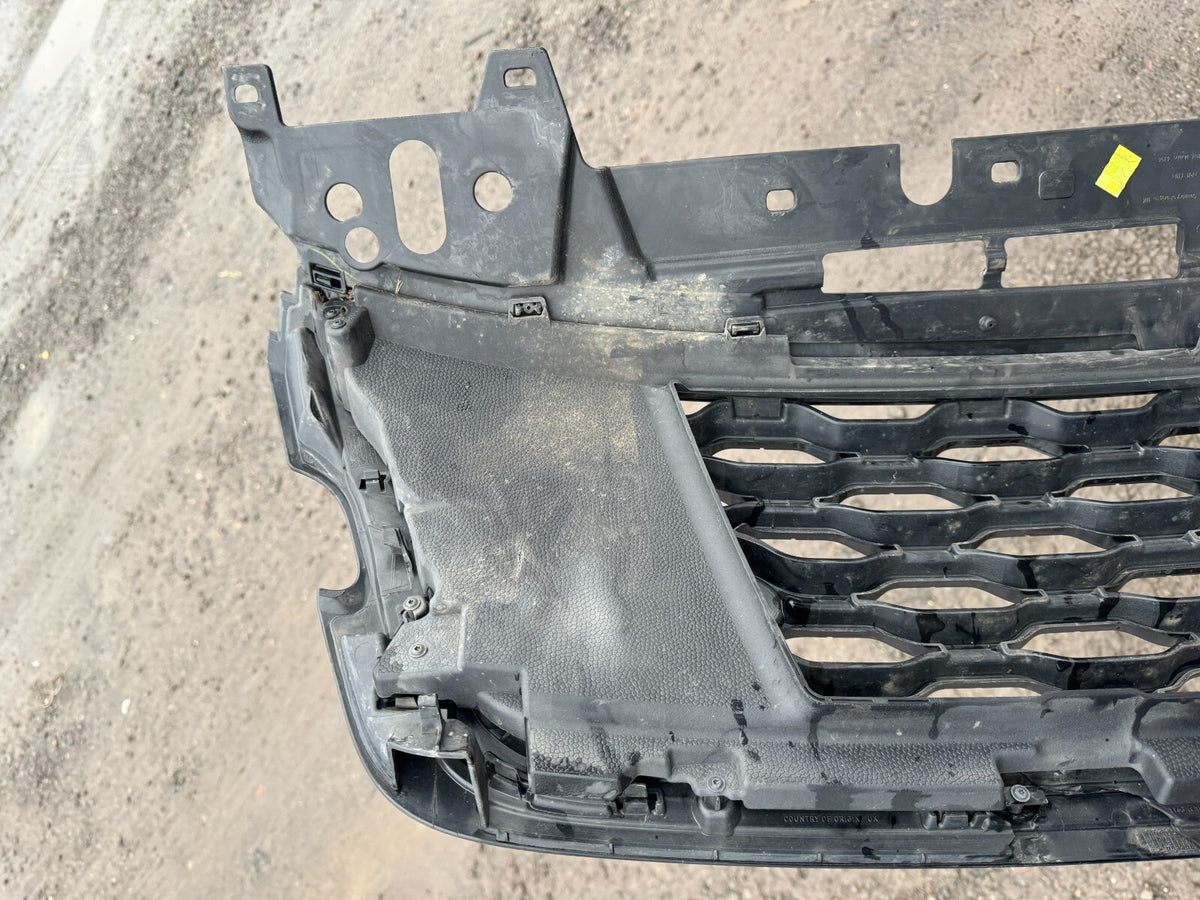 MAIN GRILLE 2022 LAND ROVER VELAR (L560) LR143275 M8A2-8200-CC Damage