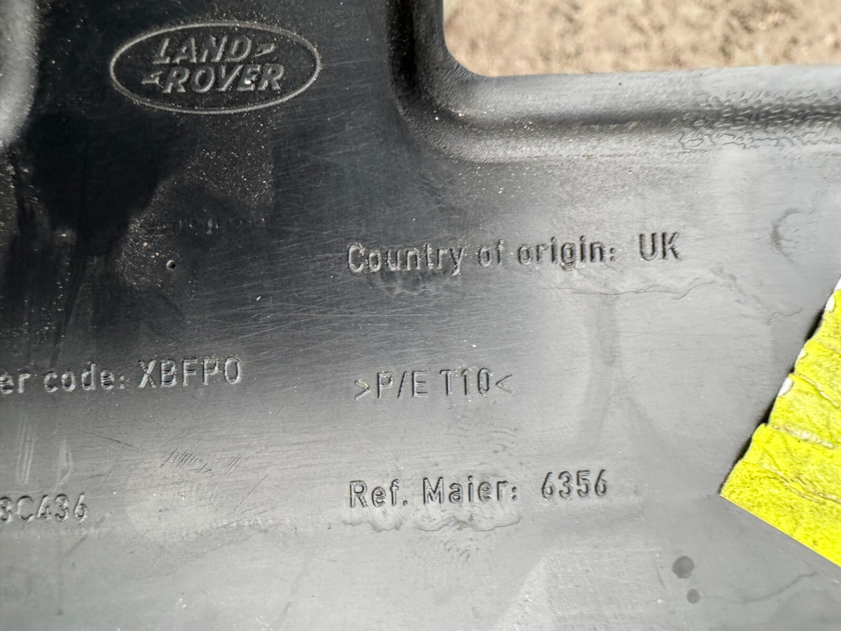 MAIN GRILLE 2022 LAND ROVER VELAR (L560) LR143275 M8A2-8200-CC Damage