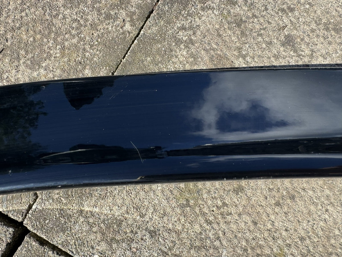 LAND ROVER DEFENDER L663 2025 FRONT RIGHT WHEEL ARCH TRIM GLOSS S8BM-16A074-A