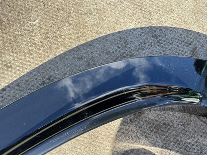 LAND ROVER DEFENDER L663 2025 FRONT RIGHT WHEEL ARCH TRIM GLOSS S8BM-16A074-A