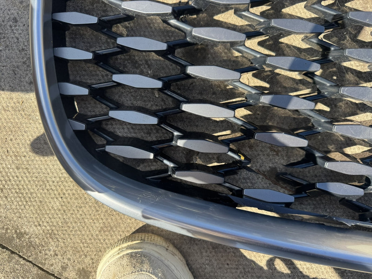 JAGUAR F-PACE X761 2021-ON FRONT GRILLE CHROME SURROUND MK83-8A100 MESH BROKEN