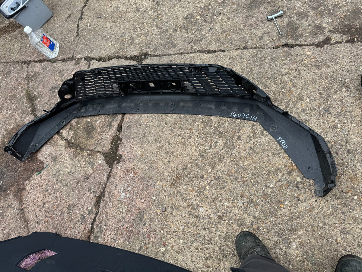 2025 Peugeot 408 II Front bumper lower grill 9840750080
