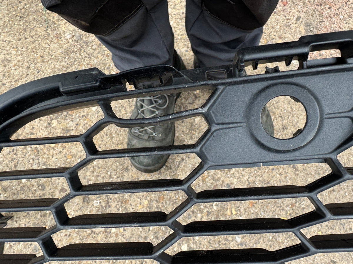2025 Peugeot 408 II Front bumper lower grill 9840750080