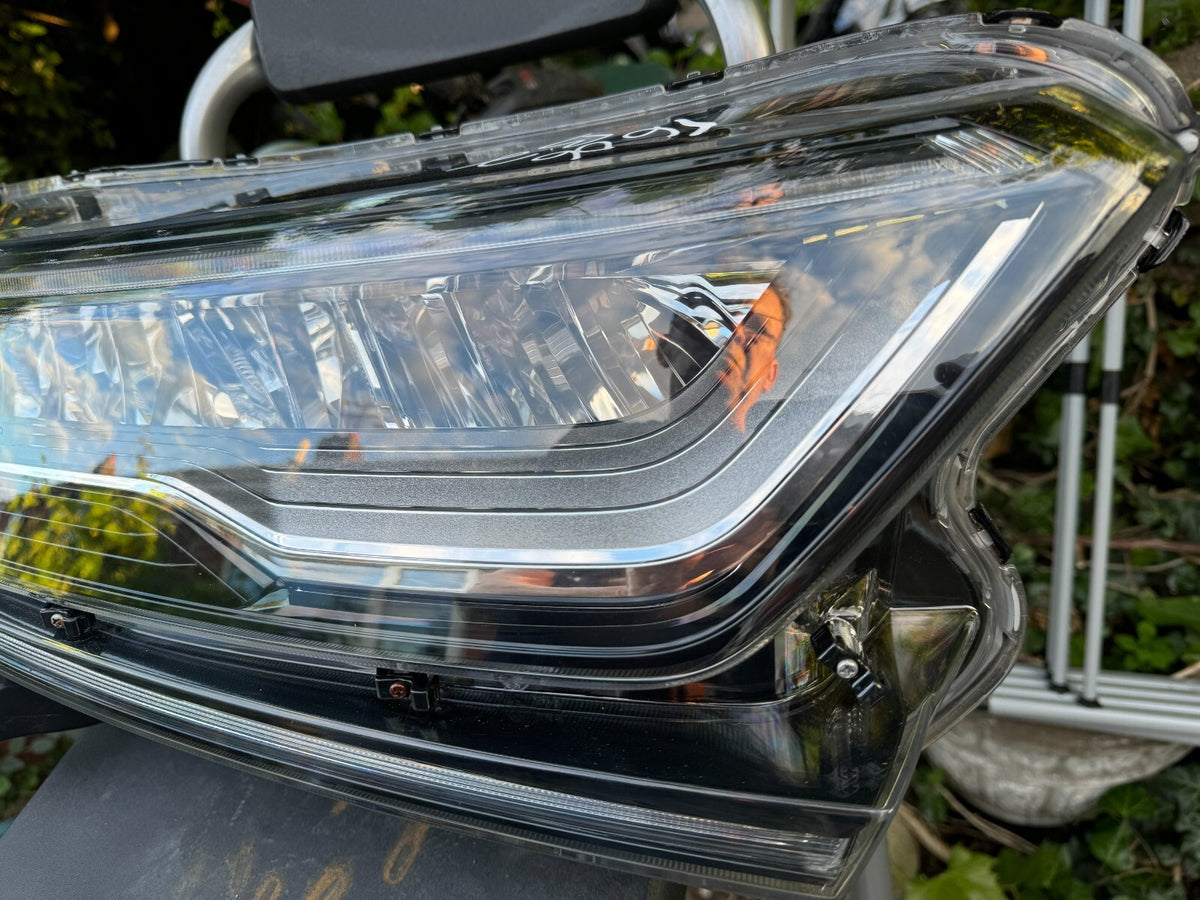 HONDA CR-V MK5 2017 ON RIGHT HEADLIGHT DRL LED HEADLAMP 33100-TLA-T11
