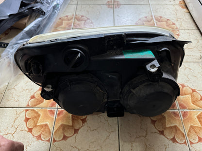 FIAT DOBLO MK1 2006-2010 LEFT SIDE HEADLIGHT 43695999 DAMAGED