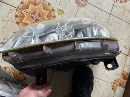 FIAT DOBLO MK1 2006-2010 LEFT SIDE HEADLIGHT 43695999 DAMAGED