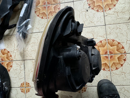 FIAT DOBLO MK1 2006-2010 LEFT SIDE HEADLIGHT 43695999 DAMAGED