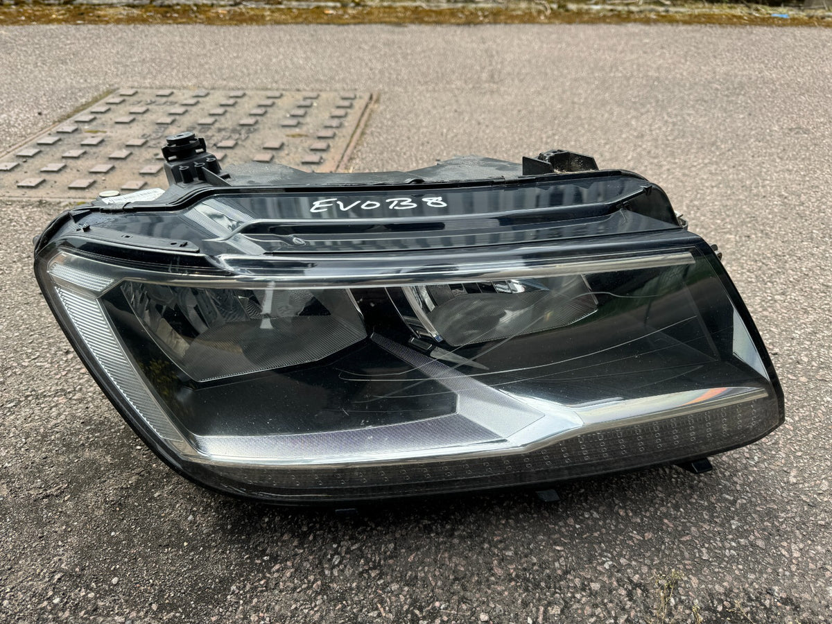 VOLKSWAGEN TIGUAN MK2 2016 HALOGEN HEADLIGHT FRONT RIGHT 5NC941006B