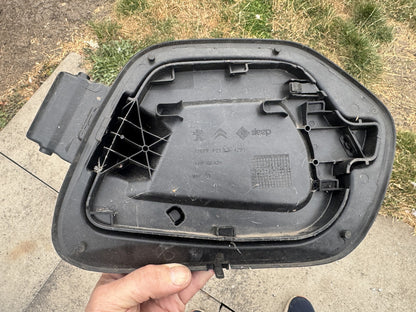 GENUINE PEUGEOT 208 MK2 P21 2019-2026 FUEL FILLER FLAP DOOR 9823289380
