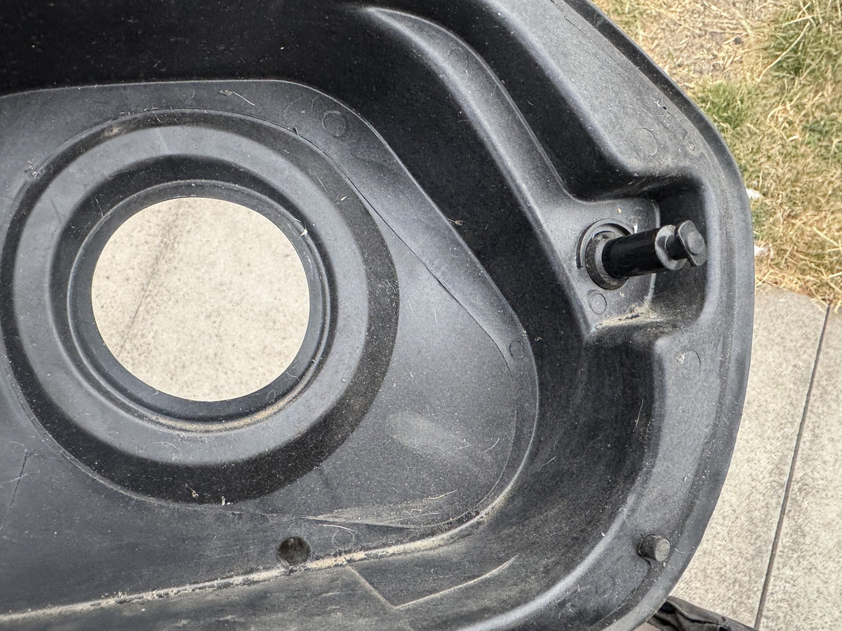 GENUINE PEUGEOT 208 MK2 P21 2019-2026 FUEL FILLER FLAP DOOR 9823289380