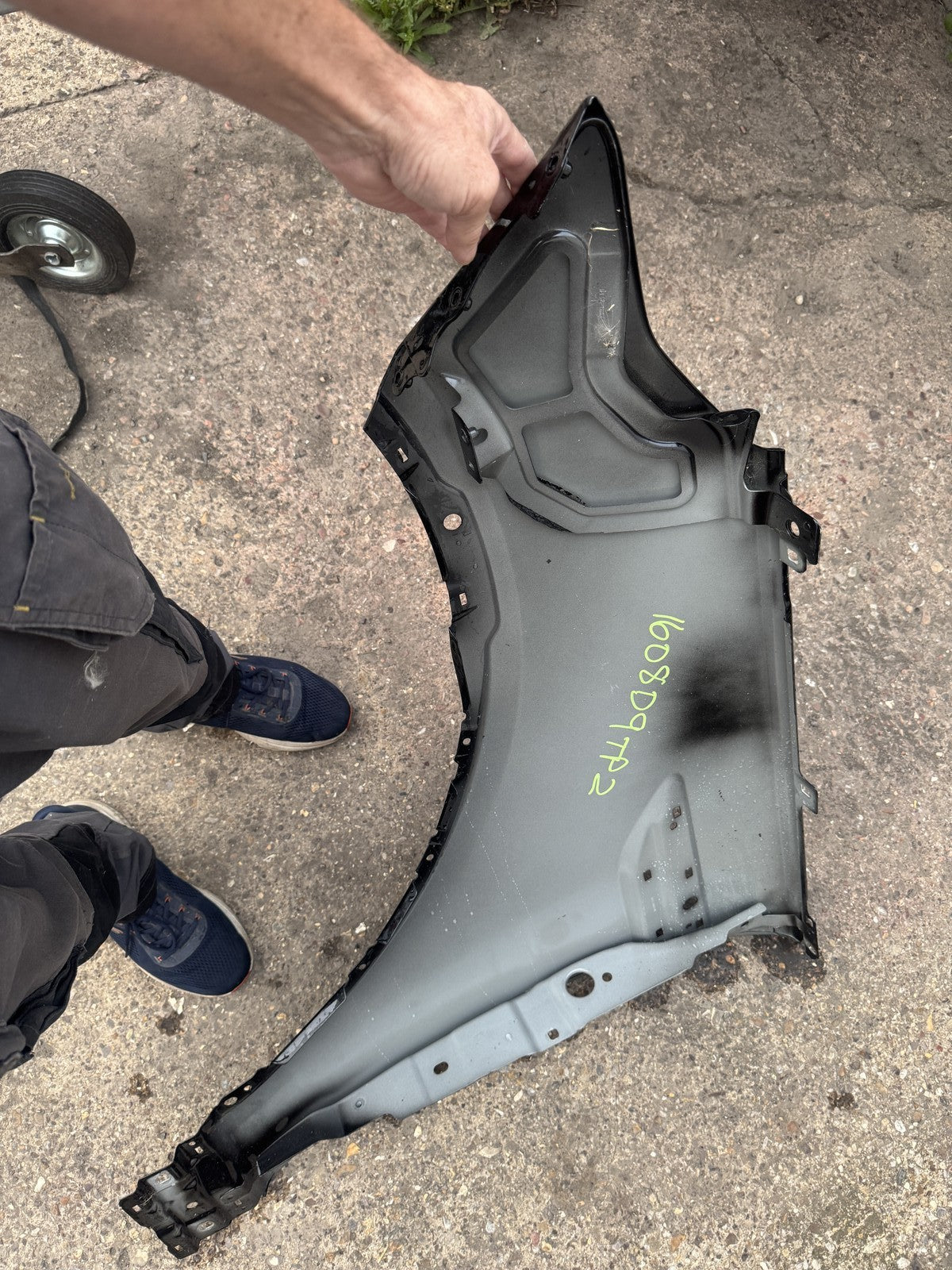GENUINE LAND ROVER DISCOVERY 5 L462 FRONT RIGHT WING HY32-16015-AE 2017-2024