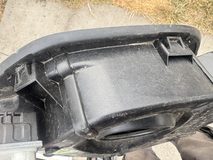 GENUINE PEUGEOT 208 MK2 P21 2019-2026 FUEL FILLER FLAP DOOR 9823289380