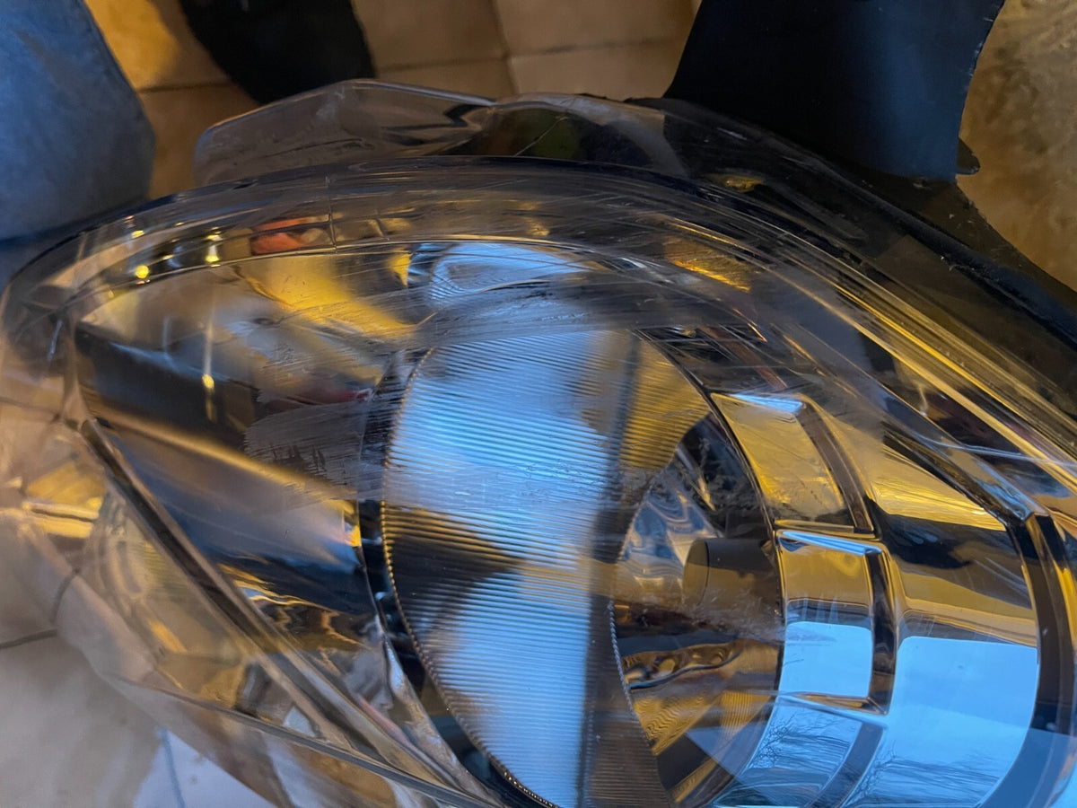 CITROEN DS3 09-16 HEADLIGHT RIGHT - LENS NEEDS POLISH