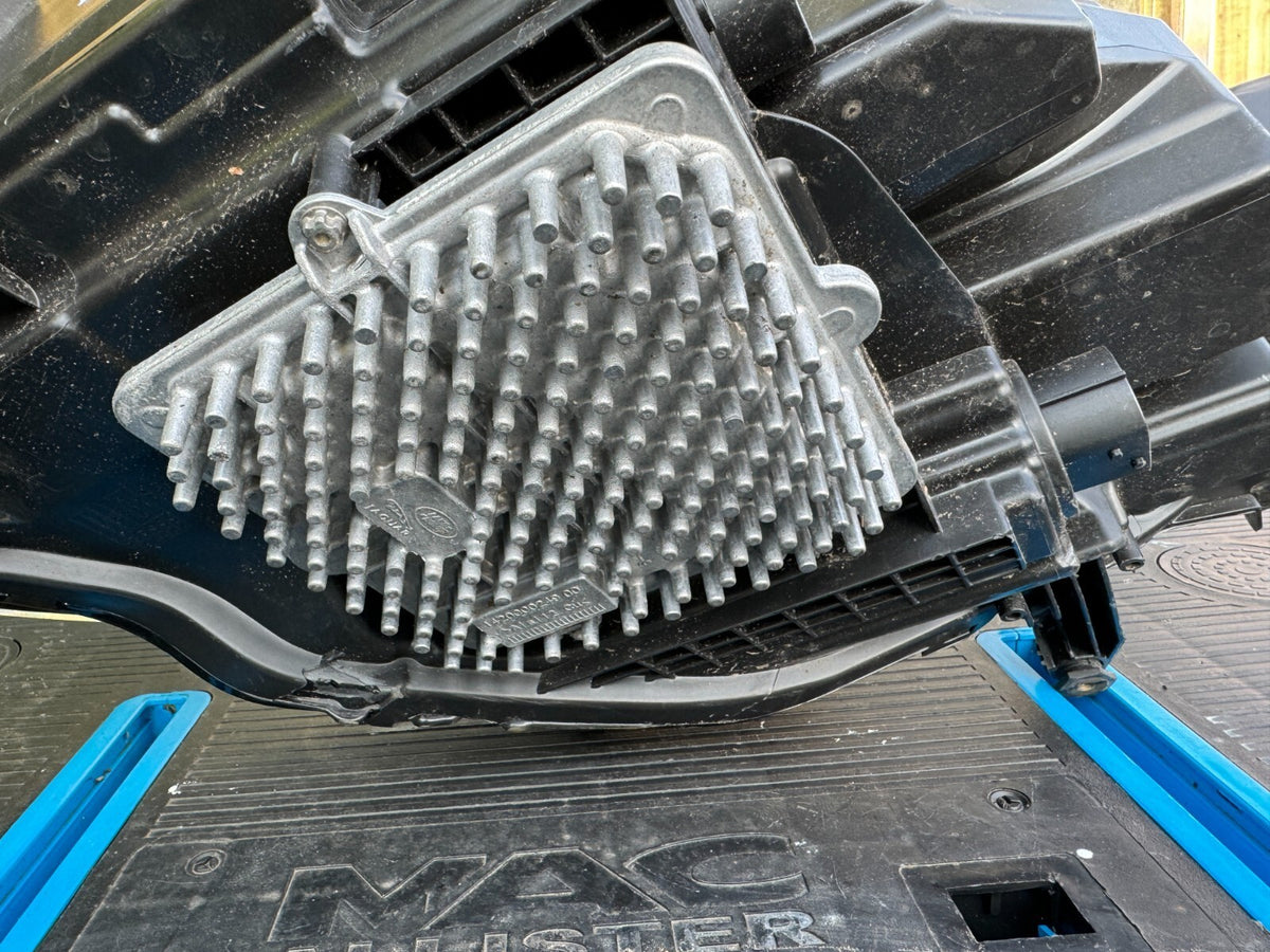 LAND ROVER DISCOVERY SPORT L550 RIGHT HEADLIGHT WITH BALLAST FACELIFT 2021