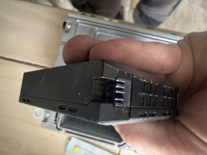 GENUINE LAND ROVER DEFENDER L663 2020-2026 INFOTAINMENT UNIT N8B2-19L300-PH