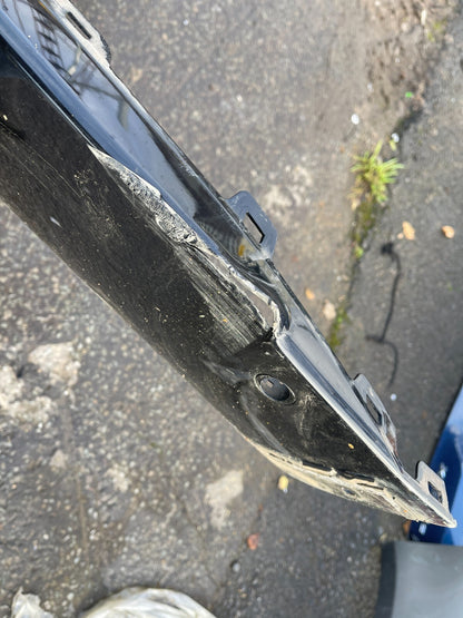 RANGE ROVER VOGUE L460 2022 ke atas SUV BUMPER BELAKANG M8E2-17D980-A RUSAK