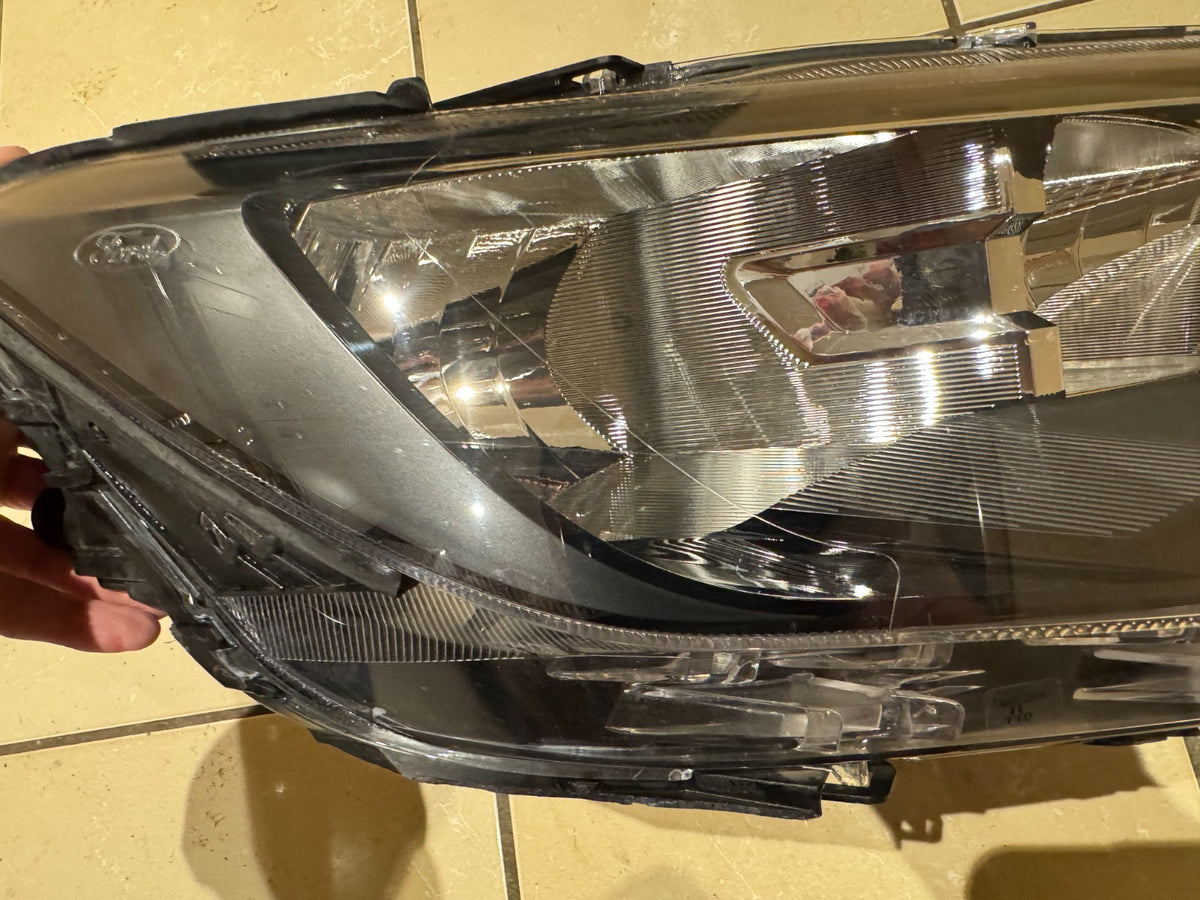 Ford Transit Connect Mk3 ไฟหน้า ขวา 2KF941006G