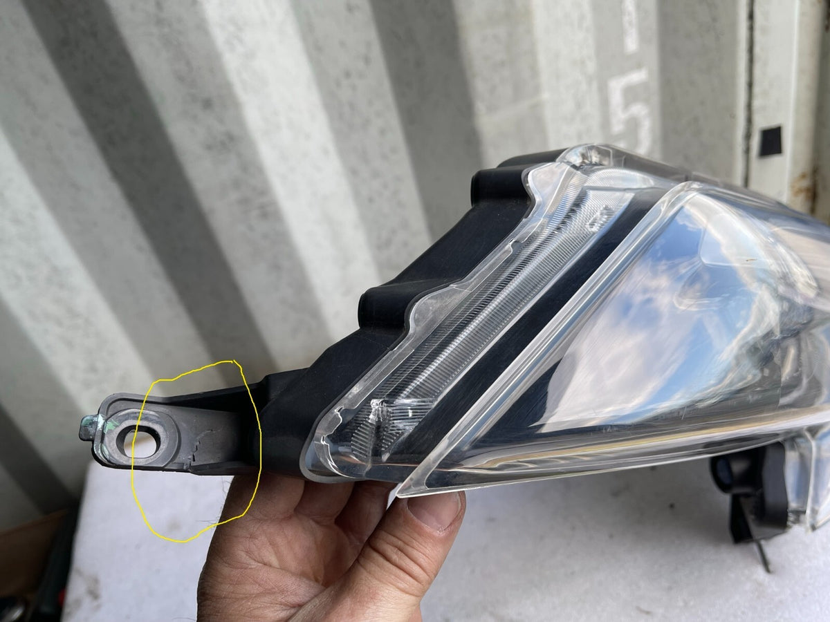 Genuine Nissan Combination Headlight Nissan Juke F15 - 26120BV80D