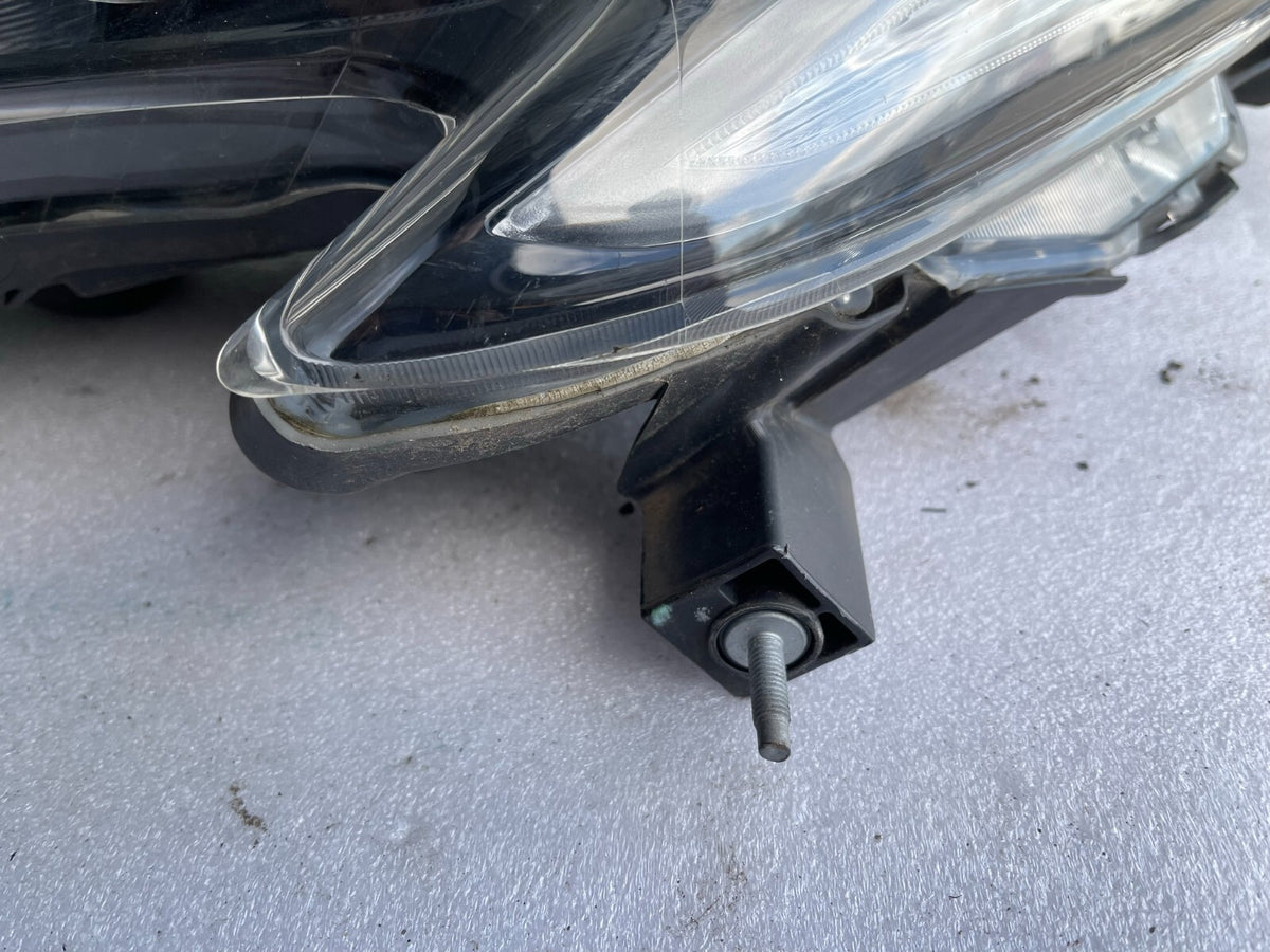 Genuine Nissan Combination Headlight Nissan Juke F15 - 26120BV80D