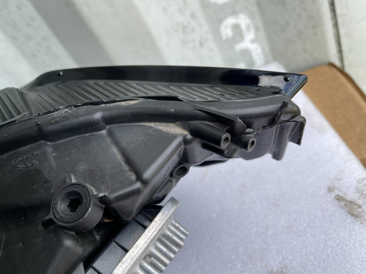 2022 原廠 Jaguar F-Pace/XF X260 LED 頭燈 右側 MK8313W029AC 有損壞