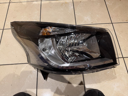 Renault Trafic III 2021 Headlight Right RHD 260105172R DAMAGED
