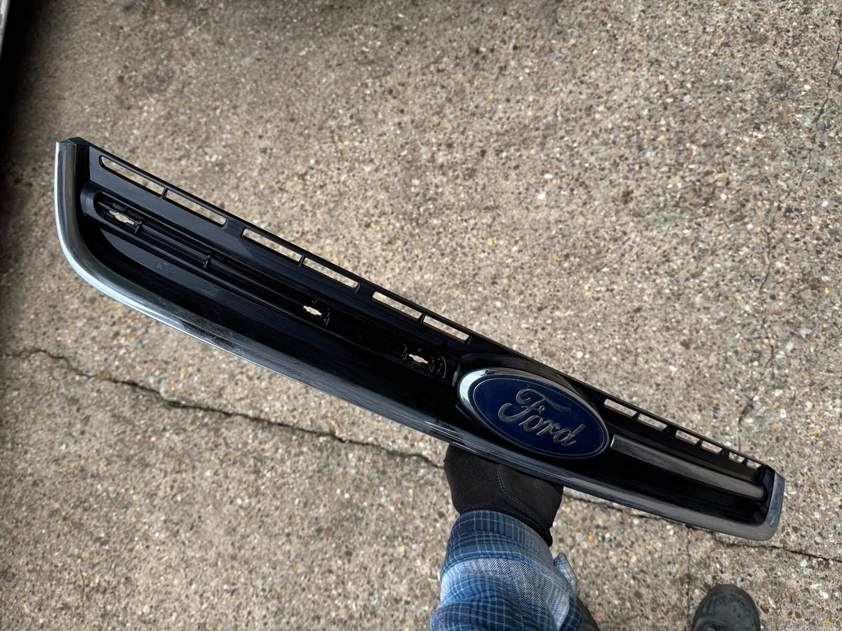 Ford Kuga Mk2 Centre Front Bumper Grille Centre 2012 13 14 15 16 17 18 19