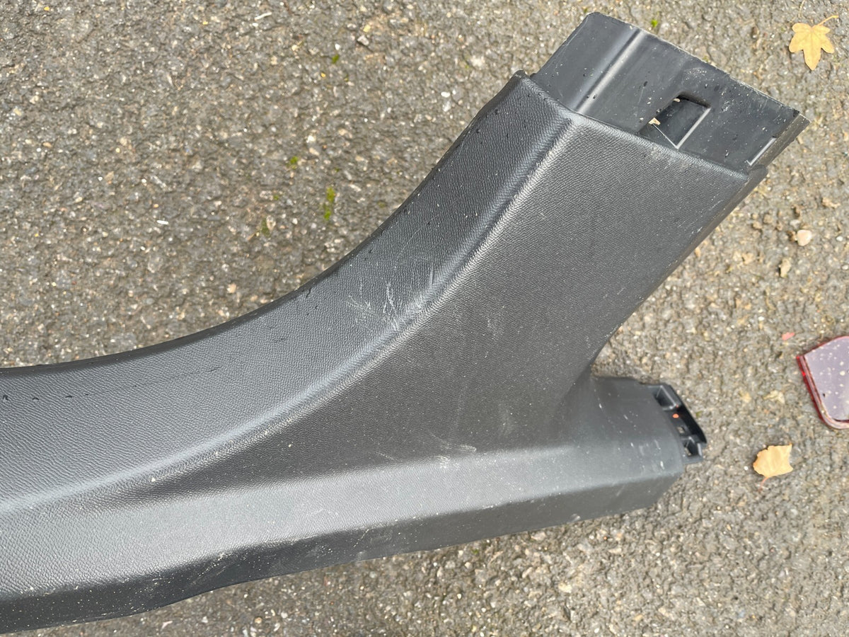 PEUGEOT 2008 II 1.2 PureTech 130HP RIGHT SIDE INTERIOR SILL PILLAR TRIM COVER