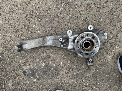 2022 BMW X5 M F95 G05 Front Left Hub Carrier Knuckle with Wheel Bearing 6876655