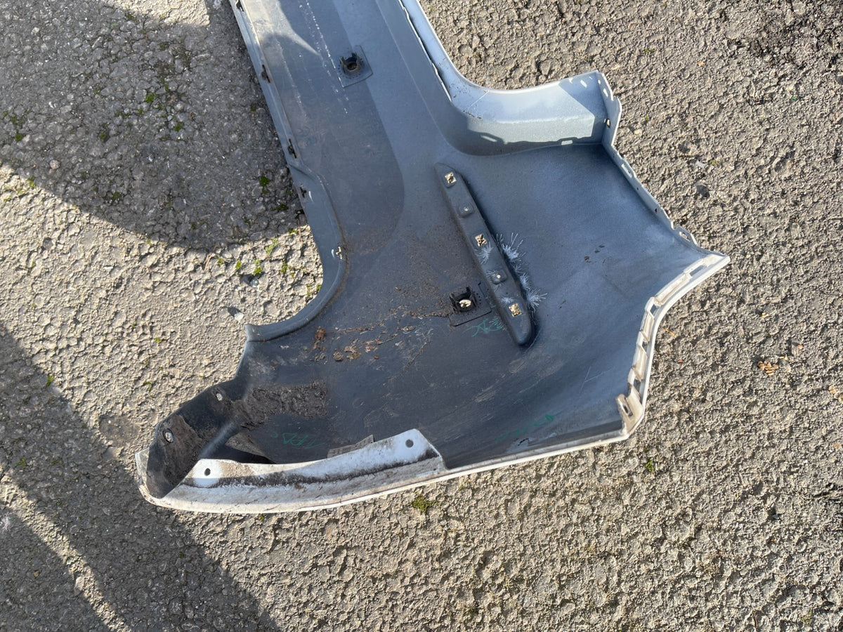 Genuine BMW 1 series F40 Bumper Belakang Standar warna Putih 2020