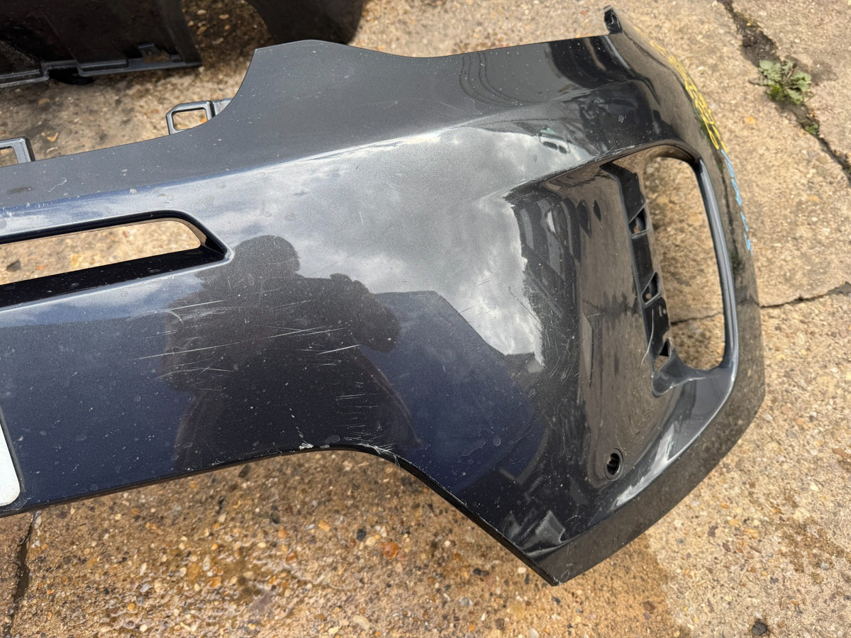 2025 Land Rover Discovery Front Bumper L550 RK7217F003 Carpathian Grey Scratched