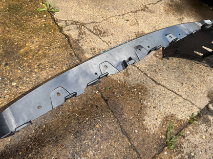 2025 Land Rover Discovery Front Bumper L550 RK7217F003 Carpathian Grey Scratched
