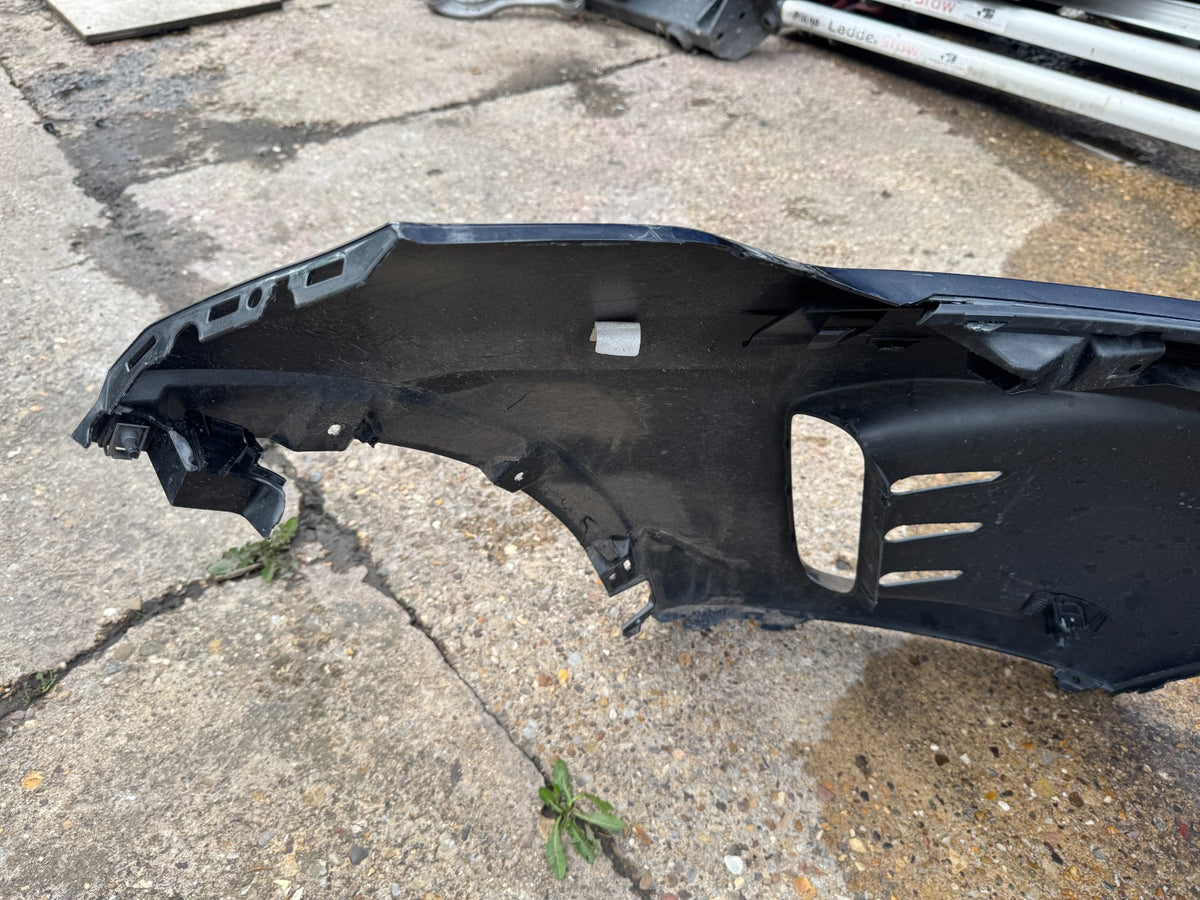 2025 Land Rover Discovery Front Bumper L550 RK7217F003 Carpathian Grey Scratched