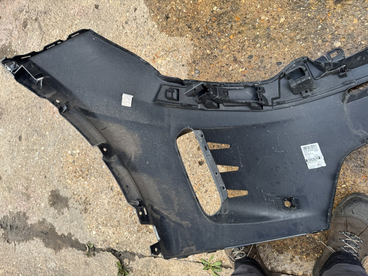 2025 Land Rover Discovery Front Bumper L550 RK7217F003 Carpathian Grey Scratched