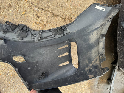 2025 Land Rover Discovery Front Bumper L550 RK7217F003 Carpathian Grey Scratched