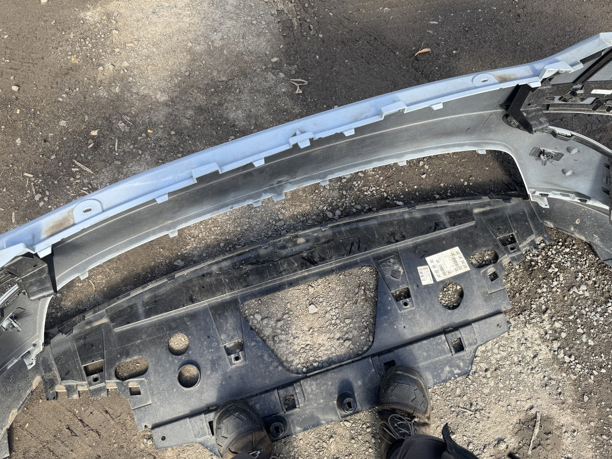 Range Rover Velar L560 R-Dynamic Front Bumper + Lower 2017-On PDC J8A2-17F003