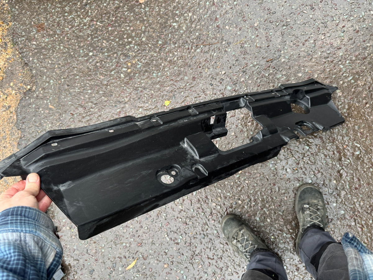 NISSAN LEAF SLAM PANEL TRIM CHARGE PORT SURROUND 2018-2023 623225SK0A