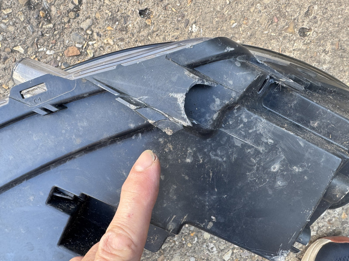 GENUINE PEUGEOT 2008 2013-2019 LEFT HEADLIGHT 9825313780 SPARES REPAIR