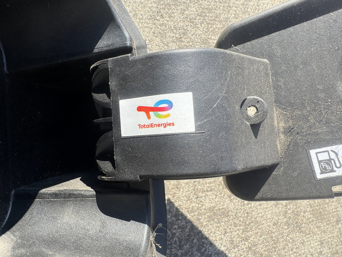 GENUINE VAUXHALL OPEL GRANDLAND X FUEL FILLER FLAP HOUSING COVER 9847684780