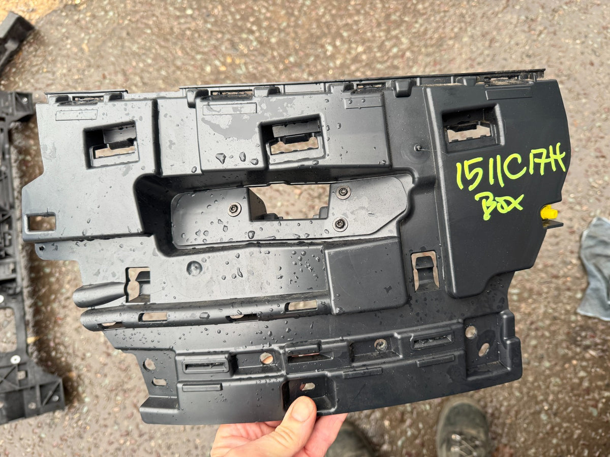 GENUINE RANGE ROVER SPORT L461 FRONT BUMPER RIGHT BRACKET 2022-ON N9X217C862A