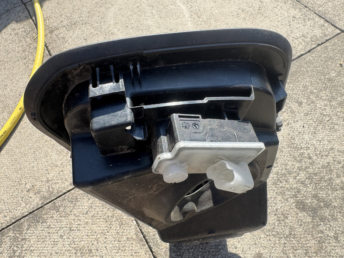 GENUINE VAUXHALL OPEL GRANDLAND X FUEL FILLER FLAP HOUSING COVER 9847684780