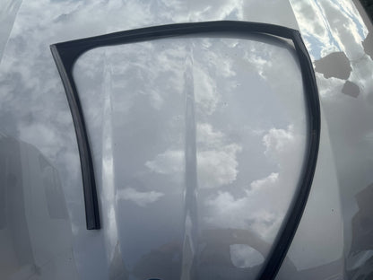 2022 Jaguar I-Pace front right door seal weather rubber moulding j9d3-21596