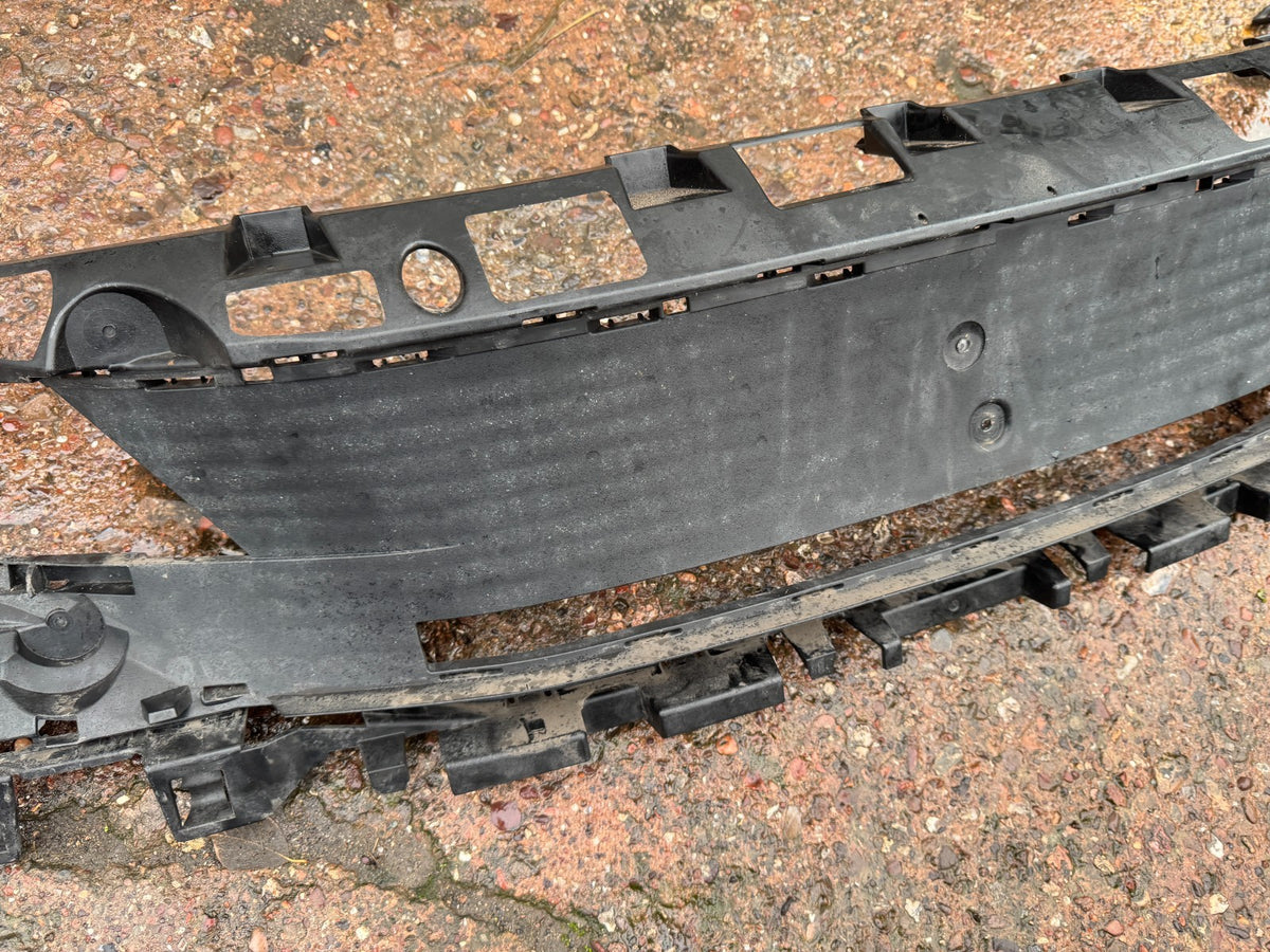 2022 grille radiator sub frame backing Peugeot 3008 ii facelift zos-99936292