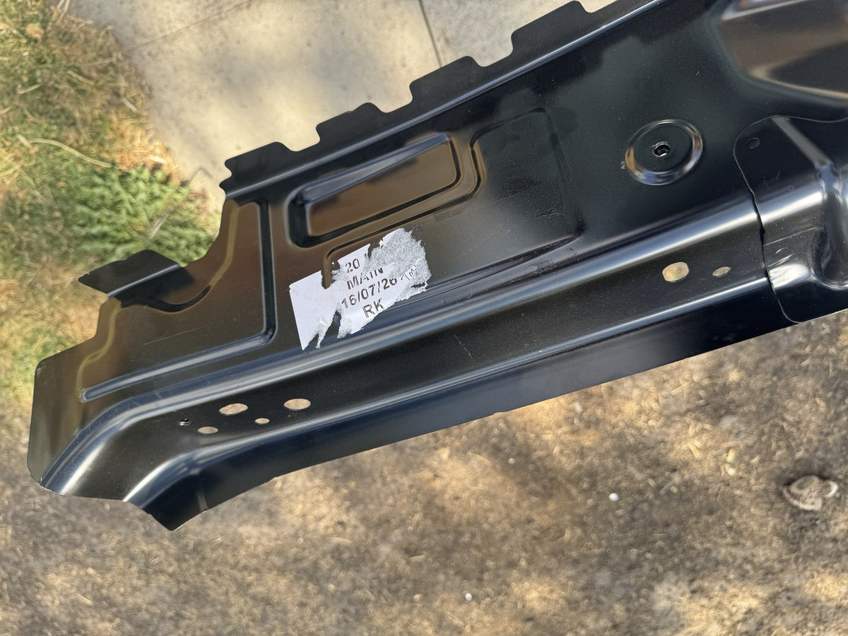 GENUINE VOLVO NEW REAR END PANEL LOWER BACK PANEL 31371344 READY TO PAINT