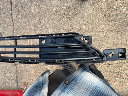 Polestar 2 Front Bumper Lower Grill 2021 - ON Genuine 31663679 slight damage