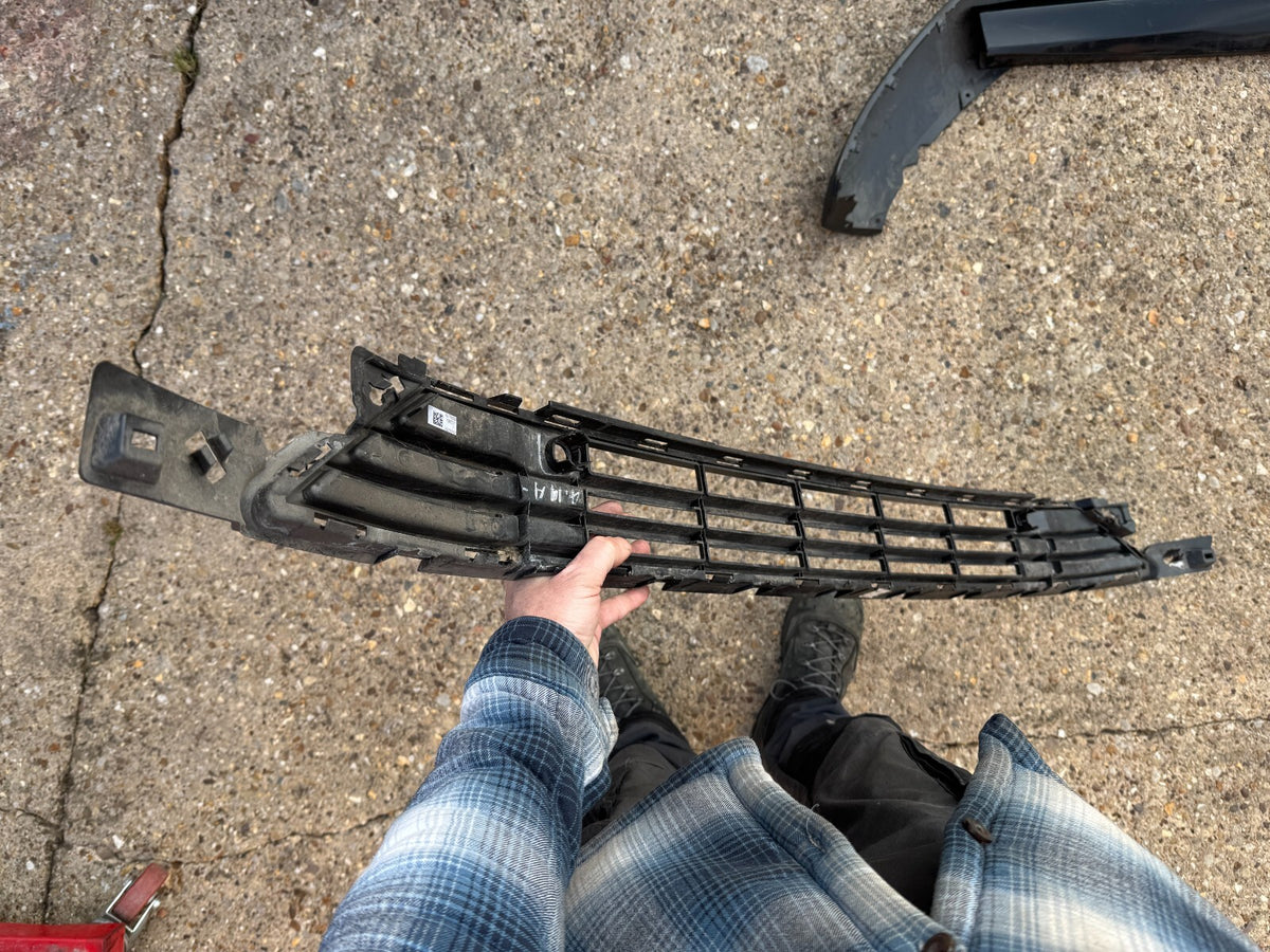 Polestar 2 Front Bumper Lower Grill 2021 - ON Genuine 31663679 slight damage