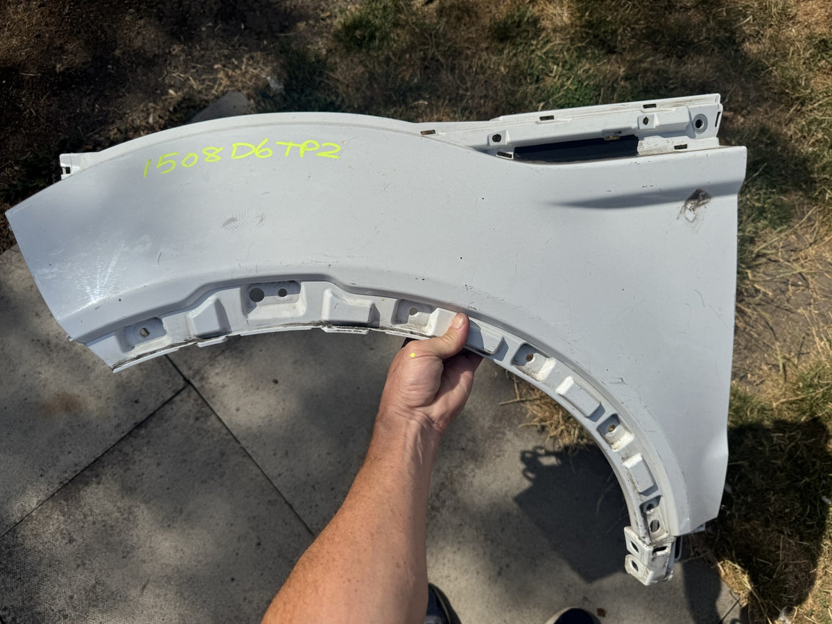 GENUINE RANGE ROVER EVOQUE L538 FRONT WING LEFT FUJI WHITE BJ32-16006-AG