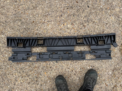 19 On Audi E Tron E-Tron Rear Bumper Reinforcement Genuine 4KE807385 DAMAGED